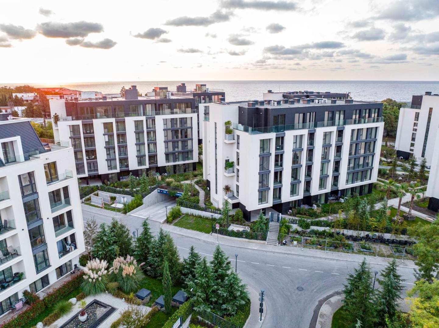 Sea Flats With Parking And Pool In Azur Residence Άγιος Κωνσταντίνος και Ελένη Εξωτερικό φωτογραφία