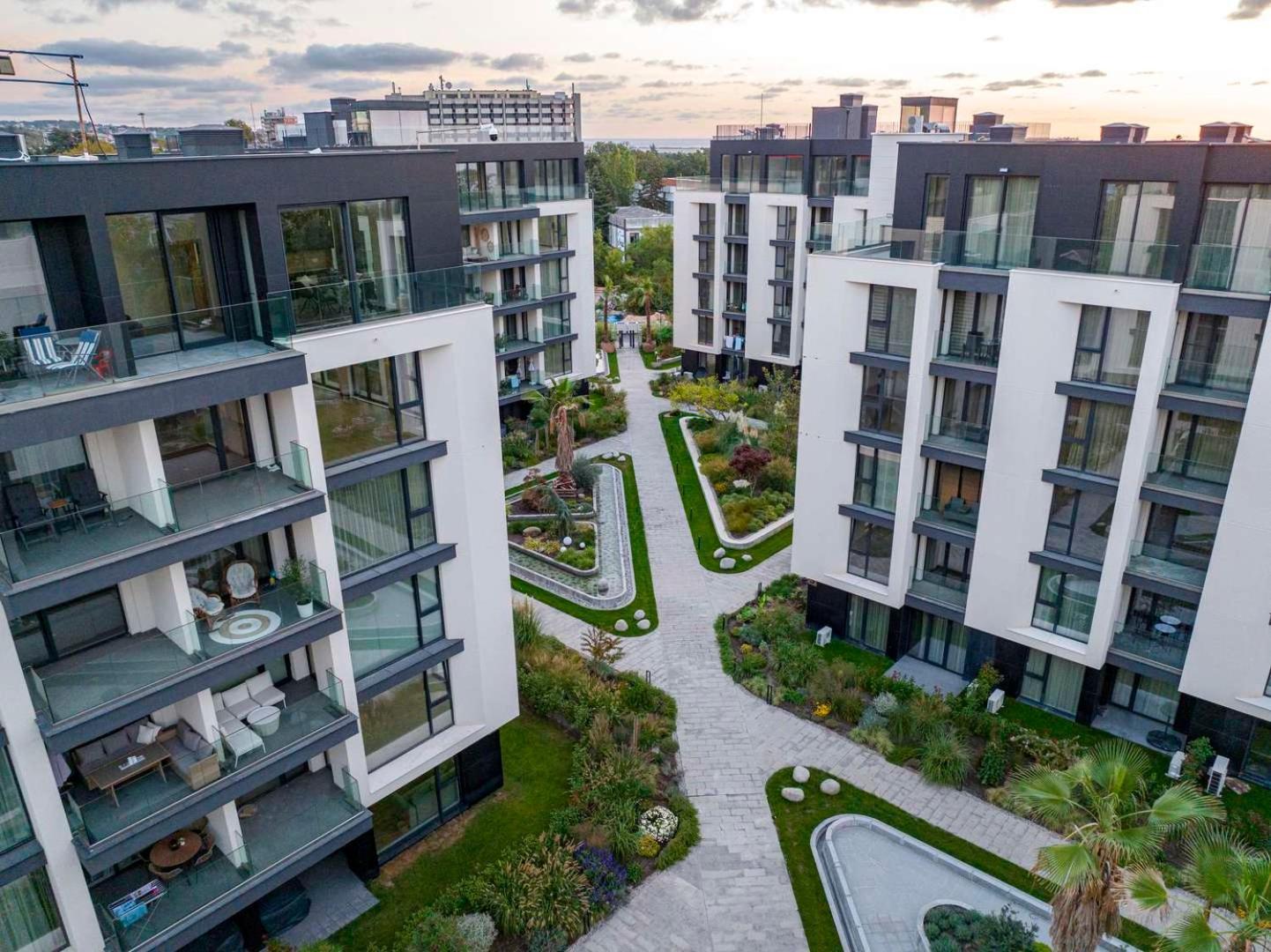 Sea Flats With Parking And Pool In Azur Residence Άγιος Κωνσταντίνος και Ελένη Εξωτερικό φωτογραφία